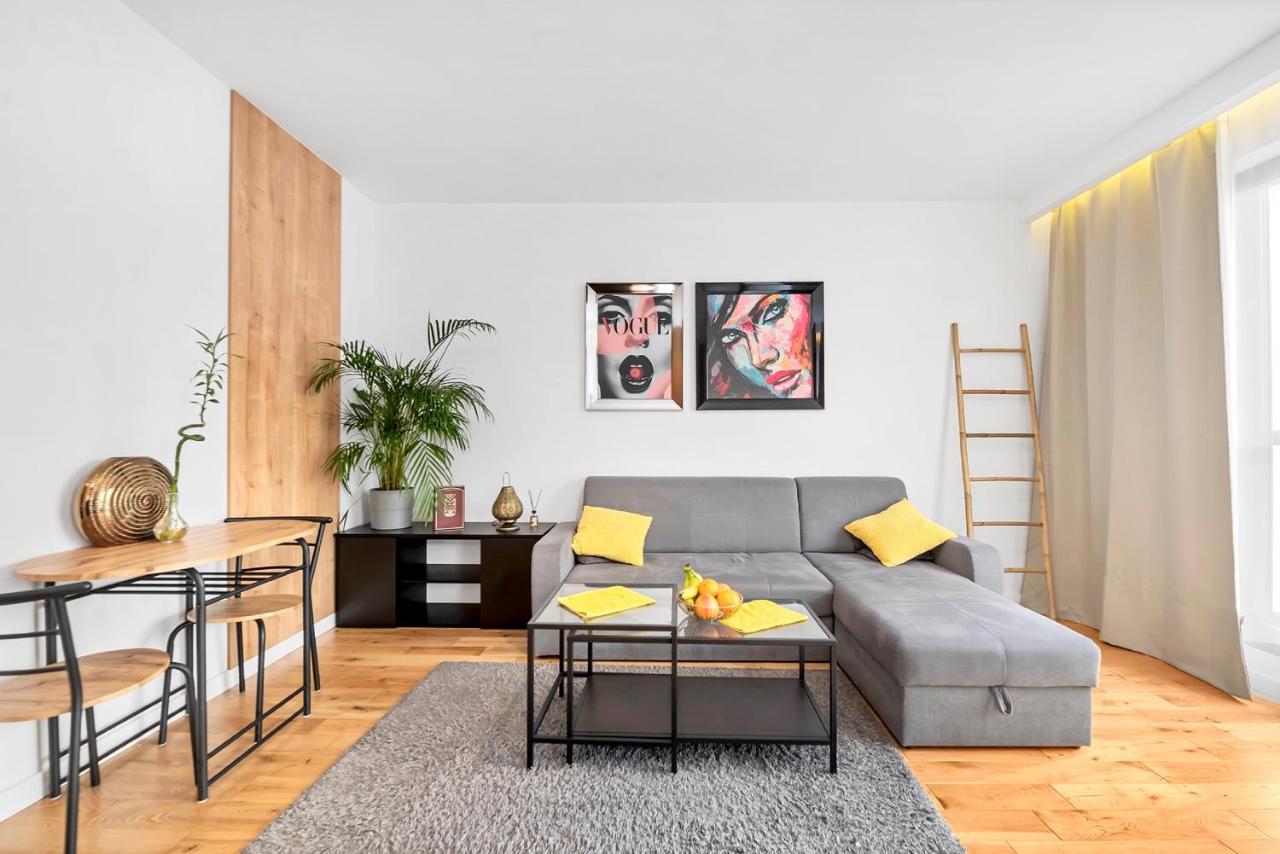 Modern Apartments With Access To The Pool Near Rondo Daszynskiego Station ワルシャワ エクステリア 写真