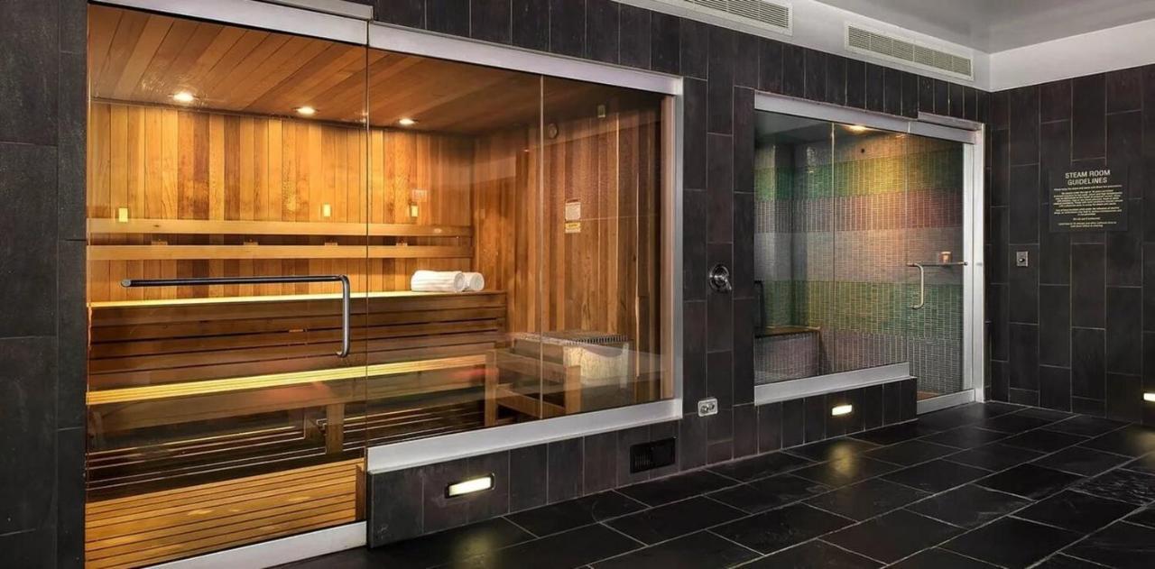 Modern Apartments With Access To The Pool Near Rondo Daszynskiego Station ワルシャワ エクステリア 写真
