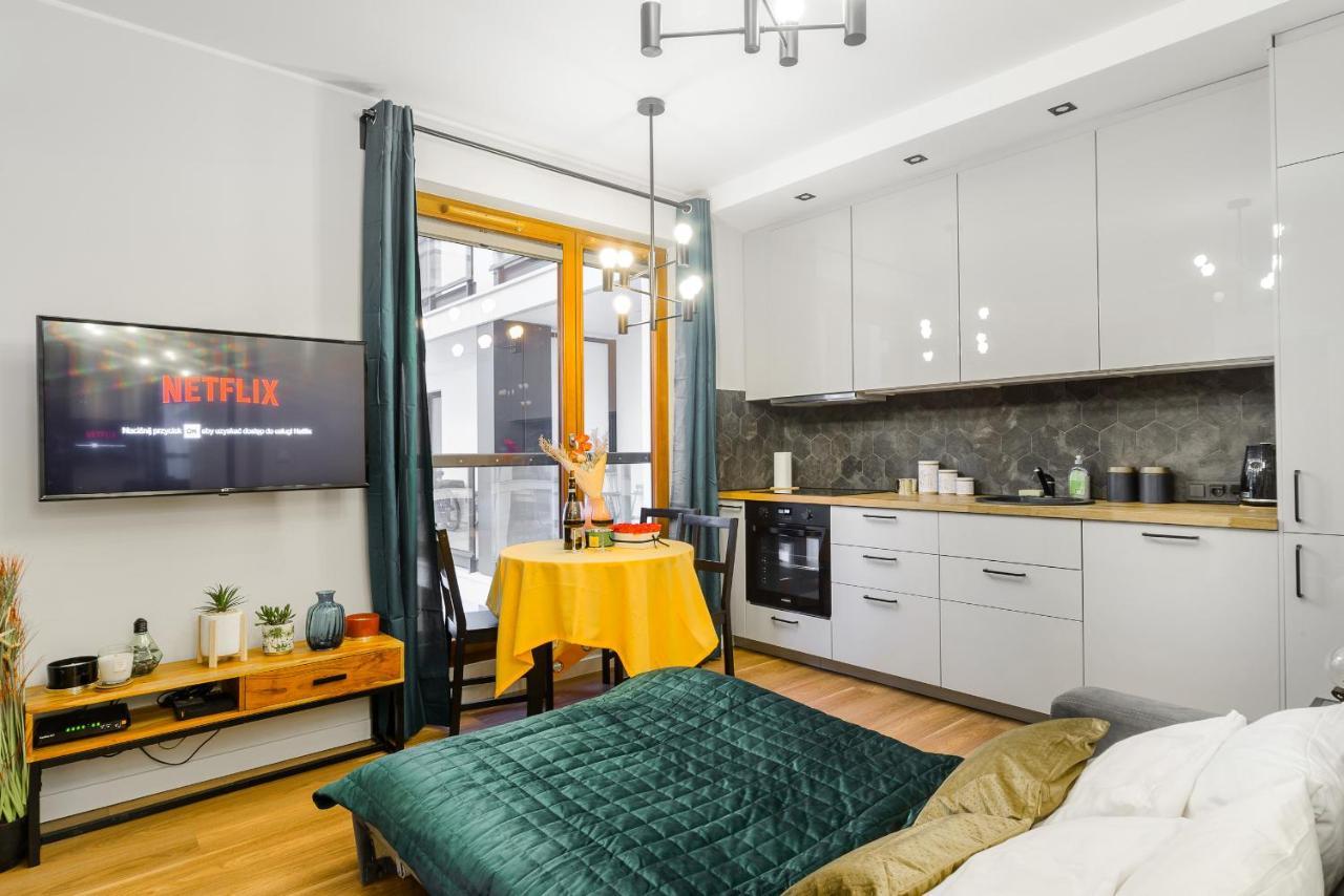 Modern Apartments With Access To The Pool Near Rondo Daszynskiego Station ワルシャワ エクステリア 写真