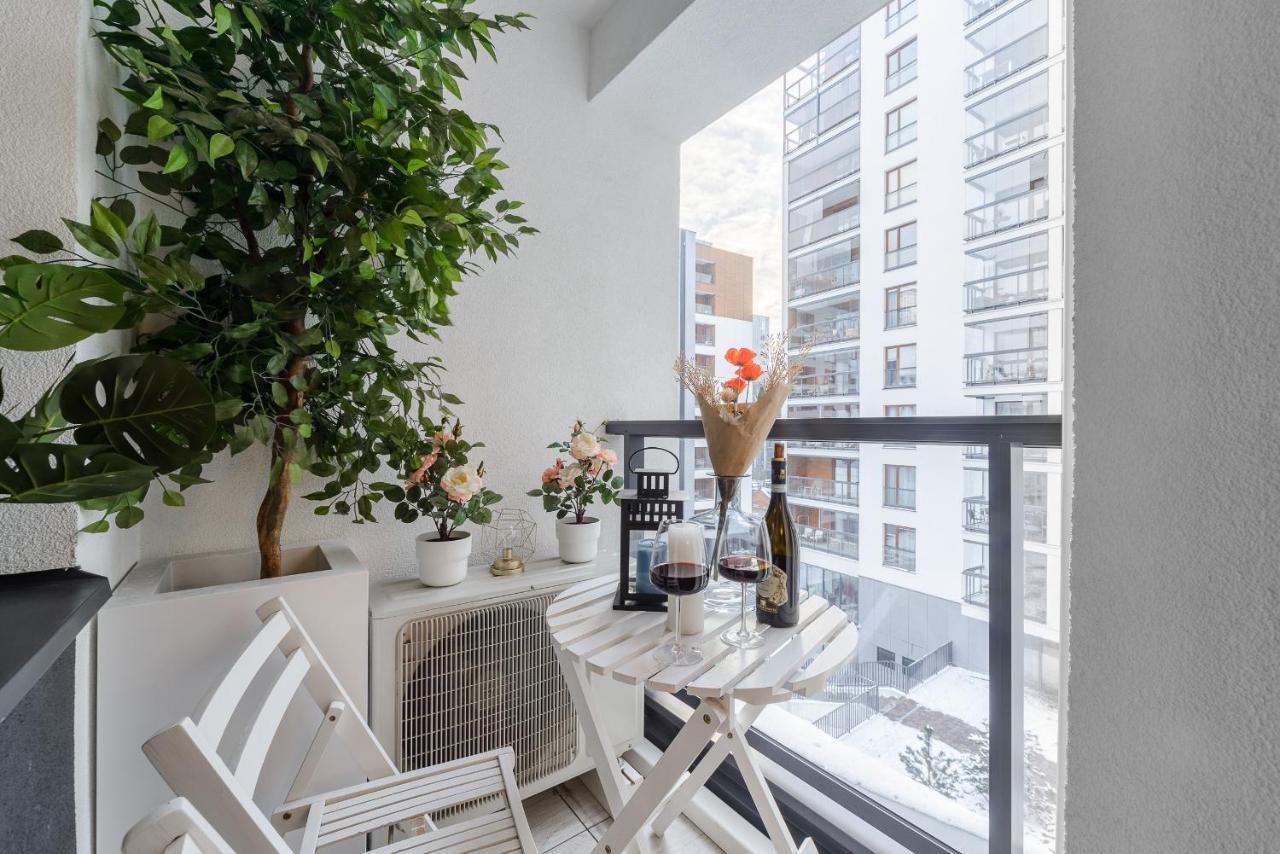 Modern Apartments With Access To The Pool Near Rondo Daszynskiego Station ワルシャワ エクステリア 写真
