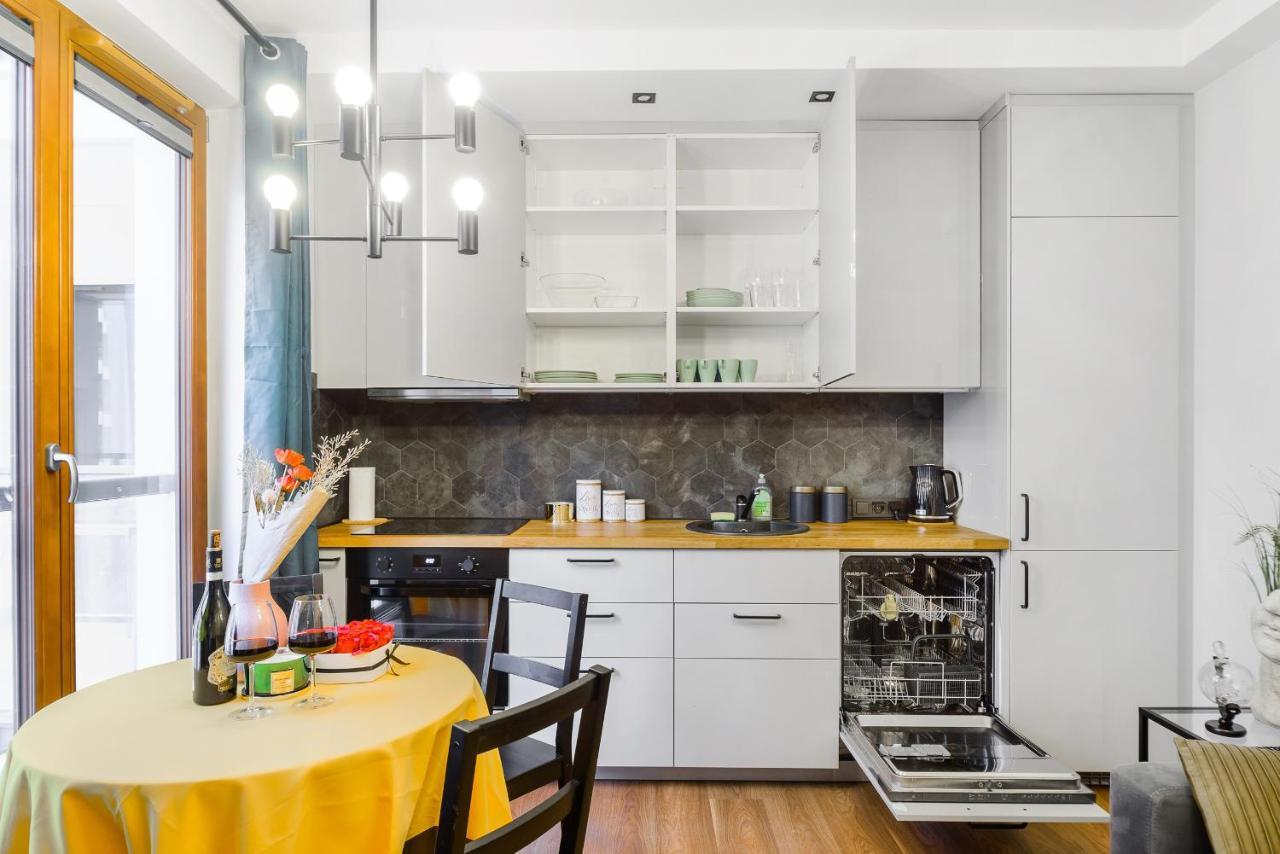 Modern Apartments With Access To The Pool Near Rondo Daszynskiego Station ワルシャワ エクステリア 写真