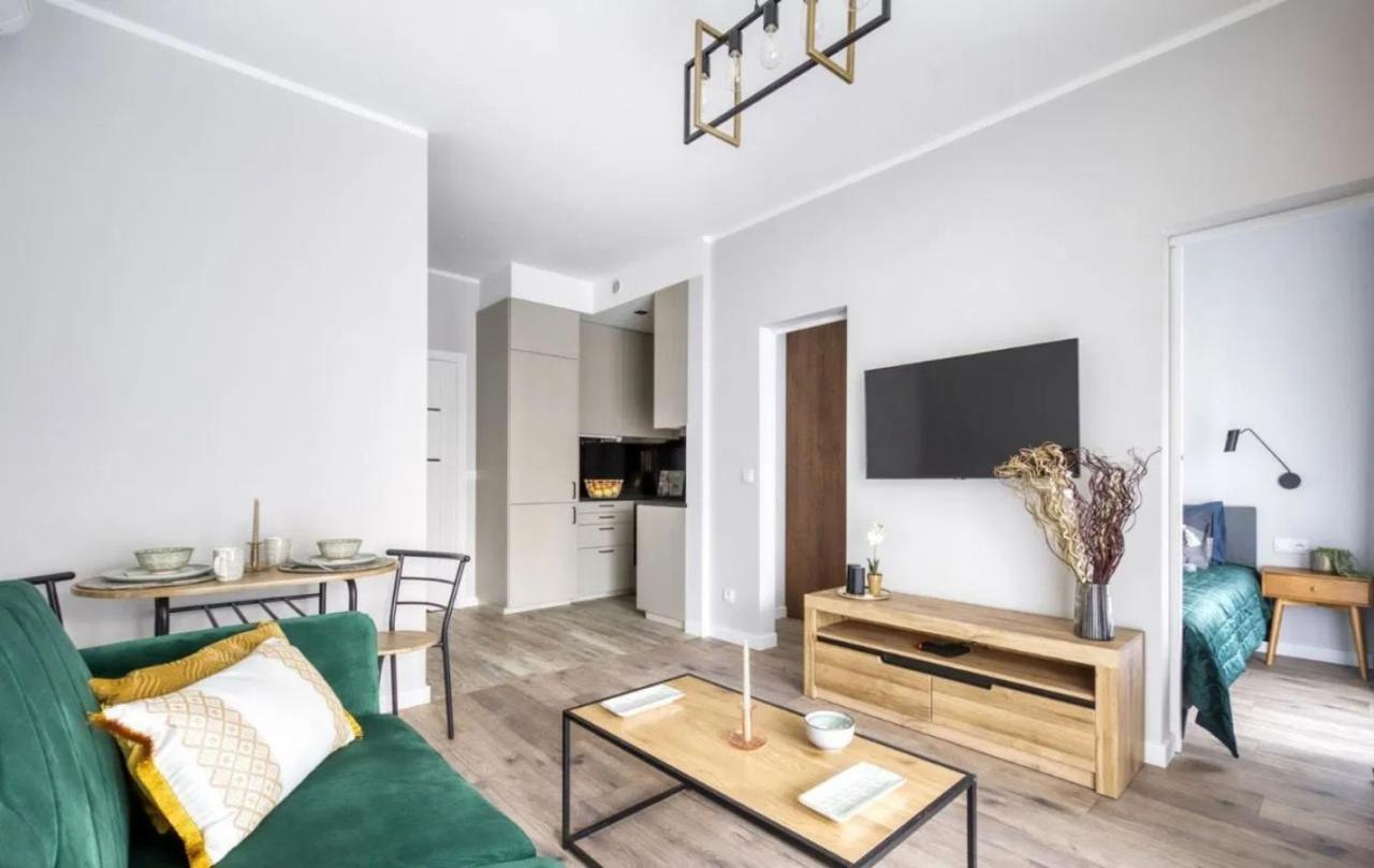 Modern Apartments With Access To The Pool Near Rondo Daszynskiego Station ワルシャワ エクステリア 写真