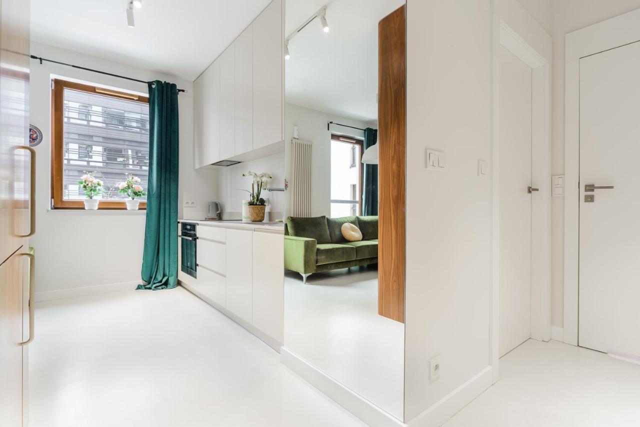 Modern Apartments With Access To The Pool Near Rondo Daszynskiego Station ワルシャワ エクステリア 写真