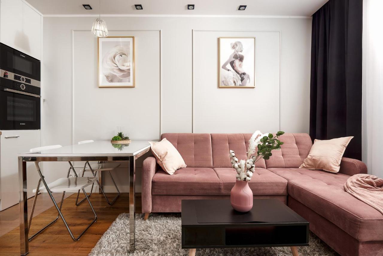 Modern Apartments With Access To The Pool Near Rondo Daszynskiego Station ワルシャワ エクステリア 写真