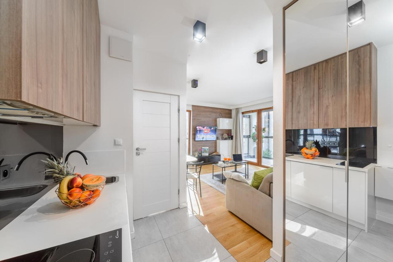 Modern Apartments With Access To The Pool Near Rondo Daszynskiego Station ワルシャワ エクステリア 写真